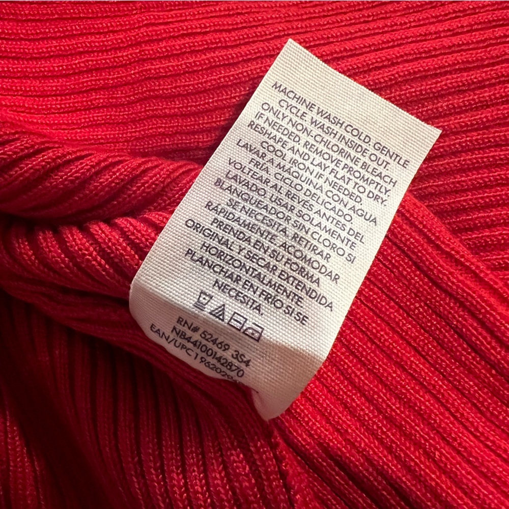 Red Ridded Sweater with Rhinestone Embellishments New size medium - Picture 12 of 14
